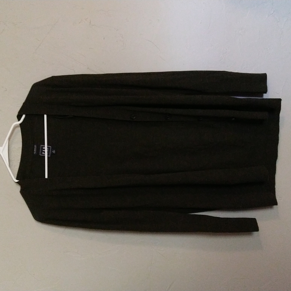 Long gap button down cardigan.
